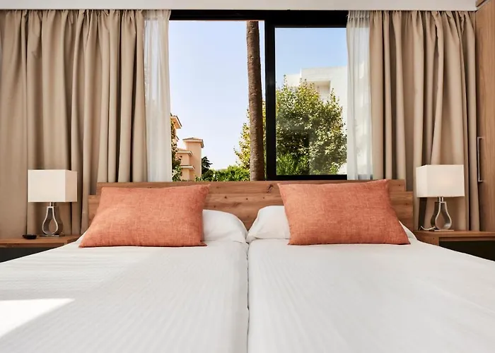 Apartamentos S\'Olivera